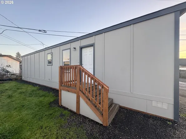 1085 W 1st Ave Unit R, Junction City, OR 97448