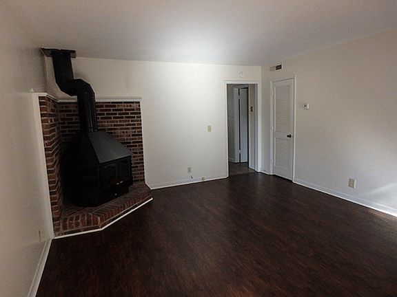 5th image of 328 Oriole Dr APT E1