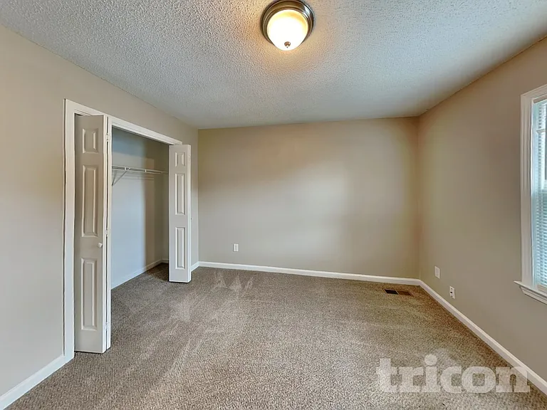 5219 Glendora Ct — Photo 12