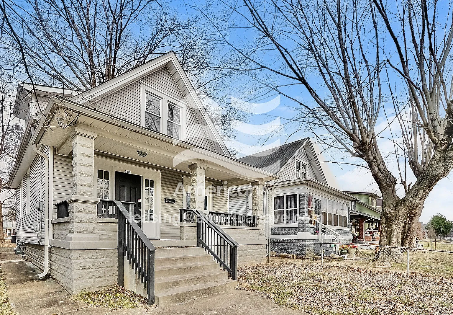3 bed, 1.0 bath, 792 sqft, $952 — Photo 2