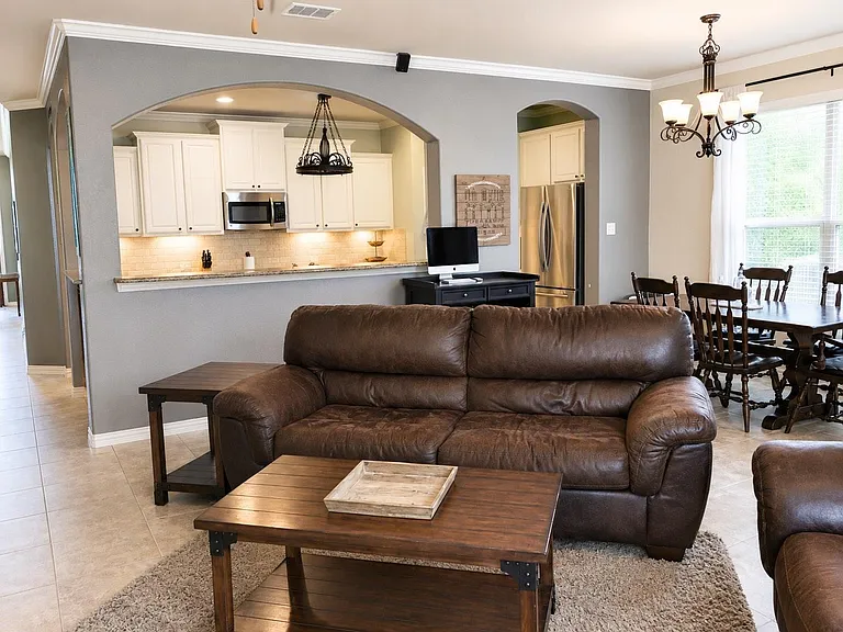 705 Rolling Brook Ln — Photo 3