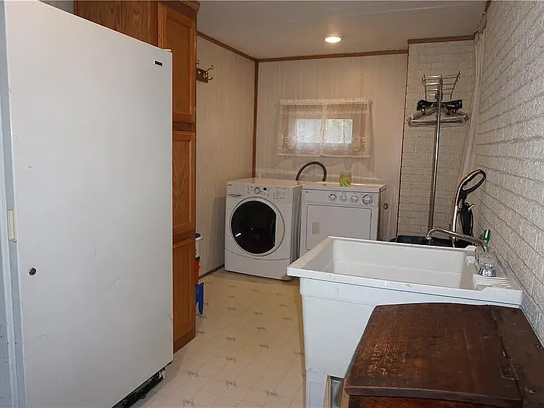 412 McLaughlin Ave — Photo 14