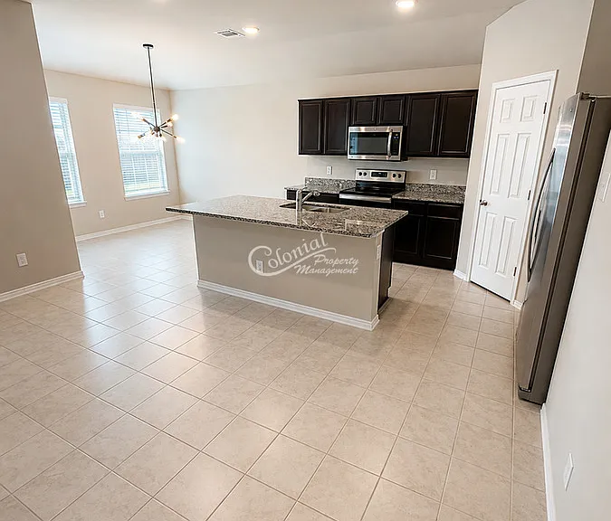 5110 Karen Green Dr — Photo 2