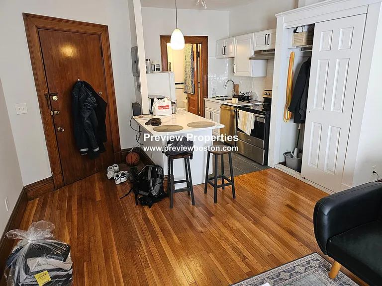 Beacon St — Photo 4