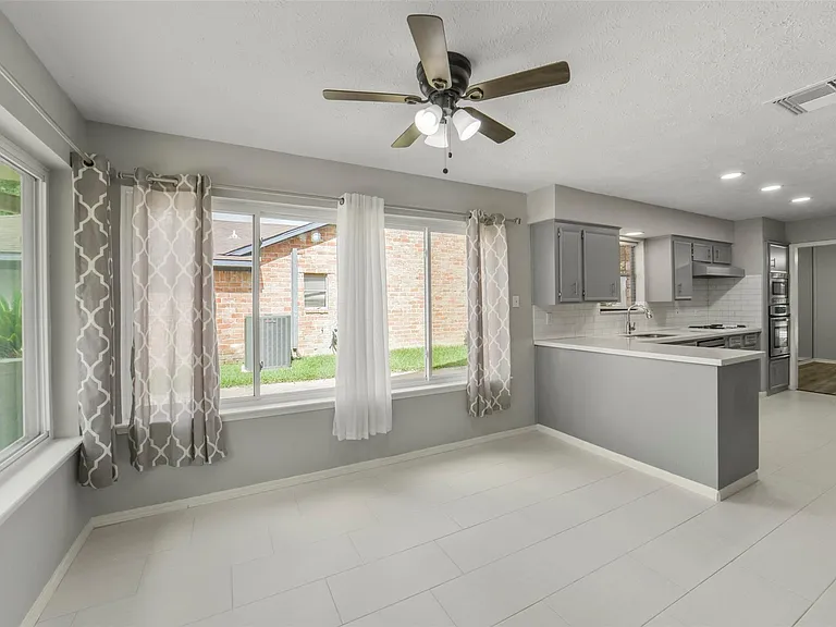 21323 Park Bluff Dr — Photo 20