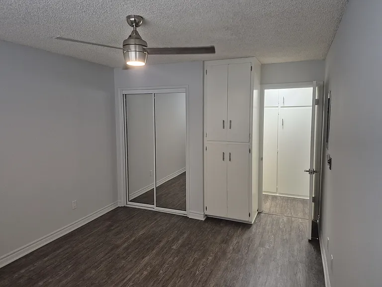 Crownwood Apartments — Photo 12