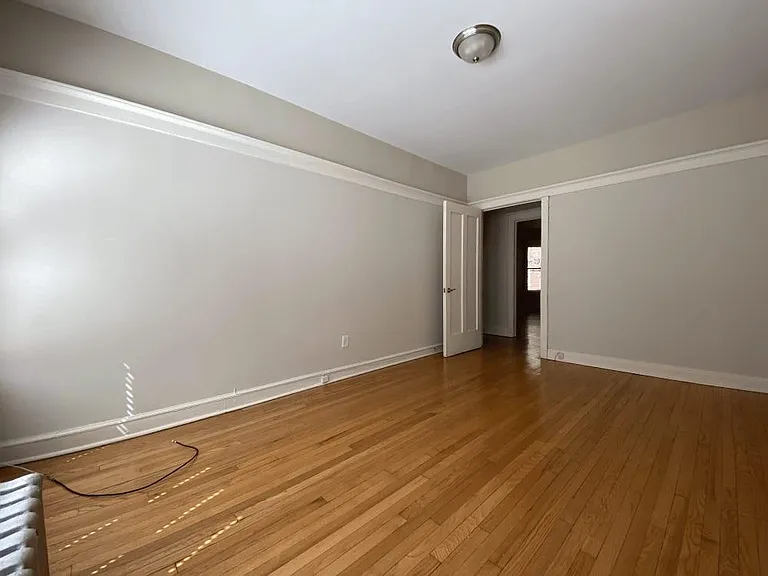 801 W Cornelia — Photo 22