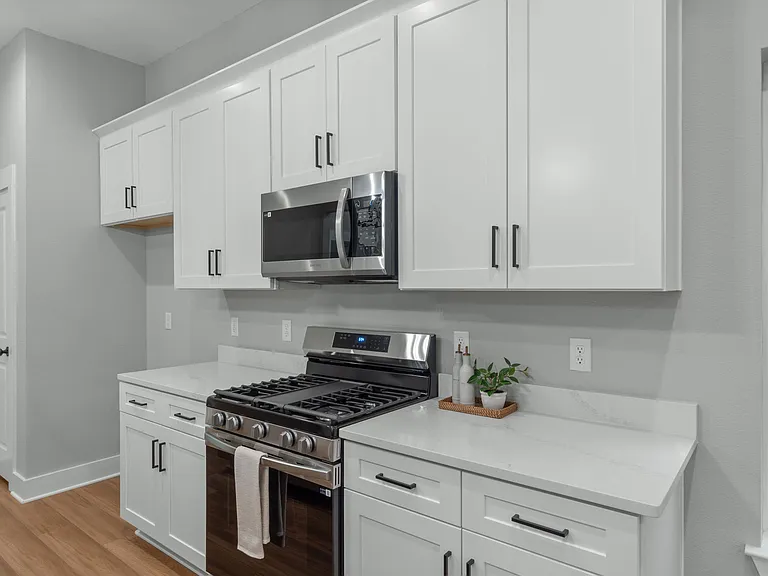 706 N F St #B — Photo 6