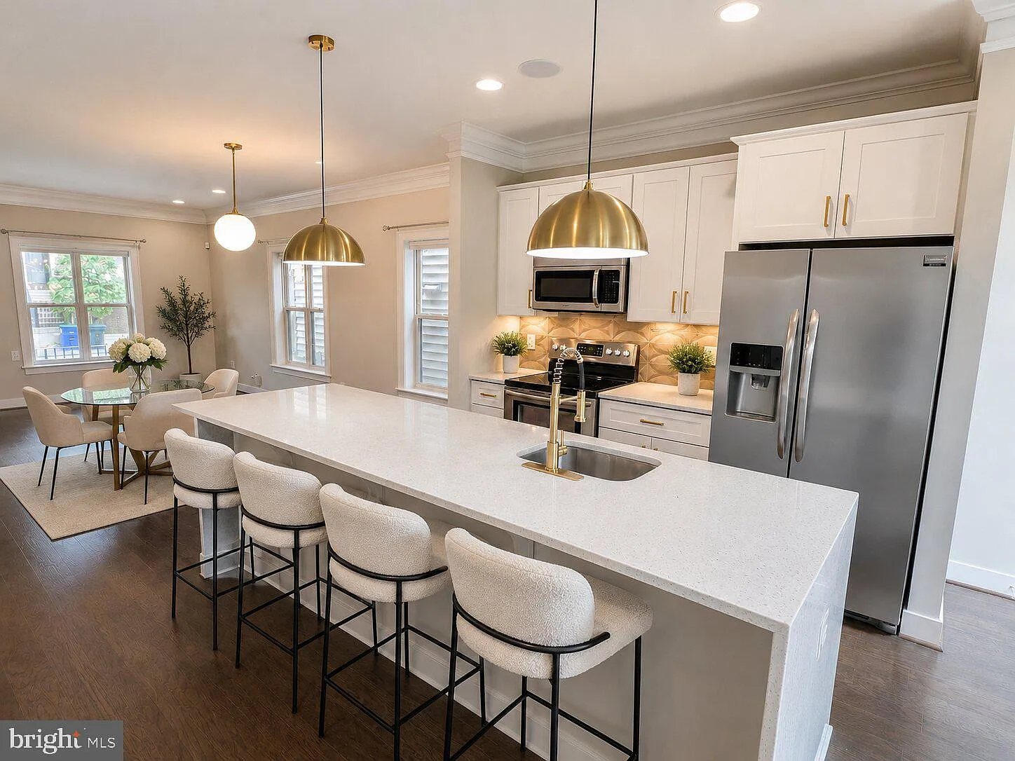 4 bed, 3.5 bath, 2354 sqft, $4,250 — Photo 2