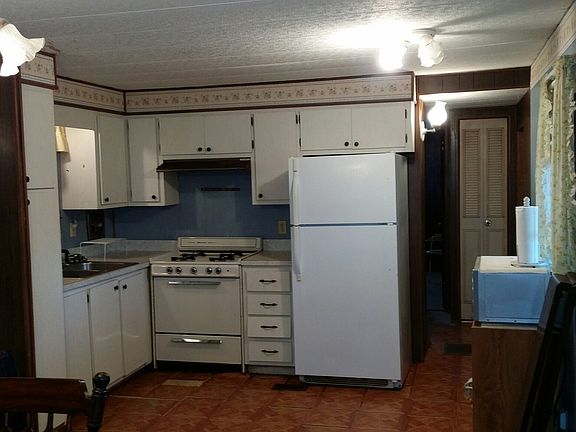 5th image of 129 Basin Dr