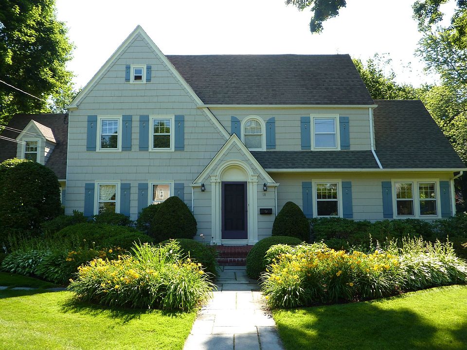 Stately Eng. Country Colonial