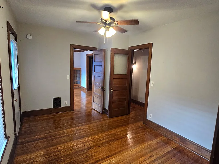 16 Wellesley St #4 — Photo 11