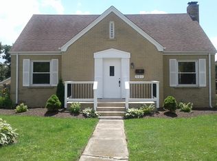 501 E 17th St, Lockport, IL 60441
