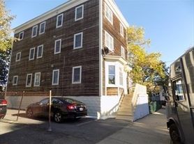 14 Dana St, Lynn, MA