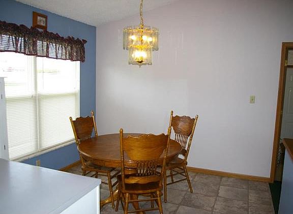 5th image of 1653 Penny Ln