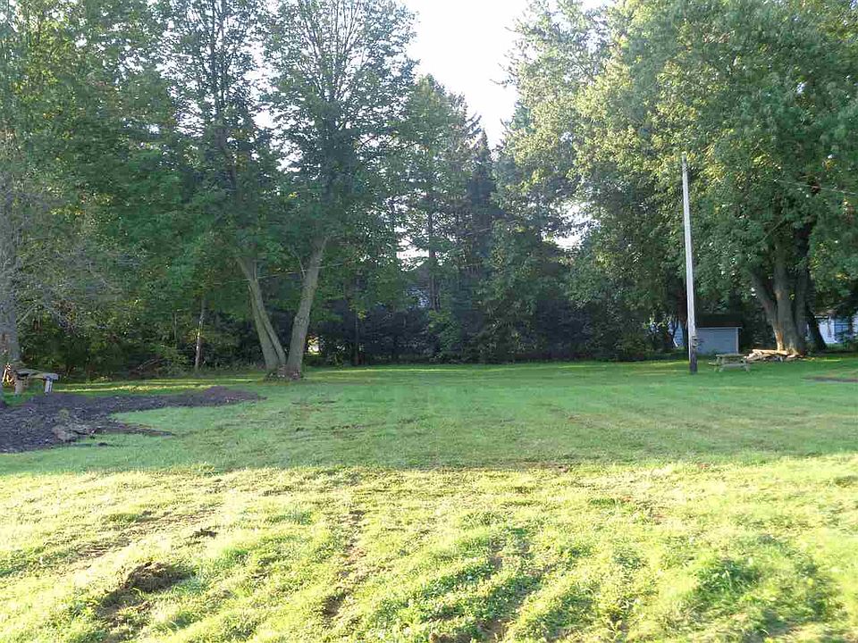 2nd image of 1119 Railroad St
