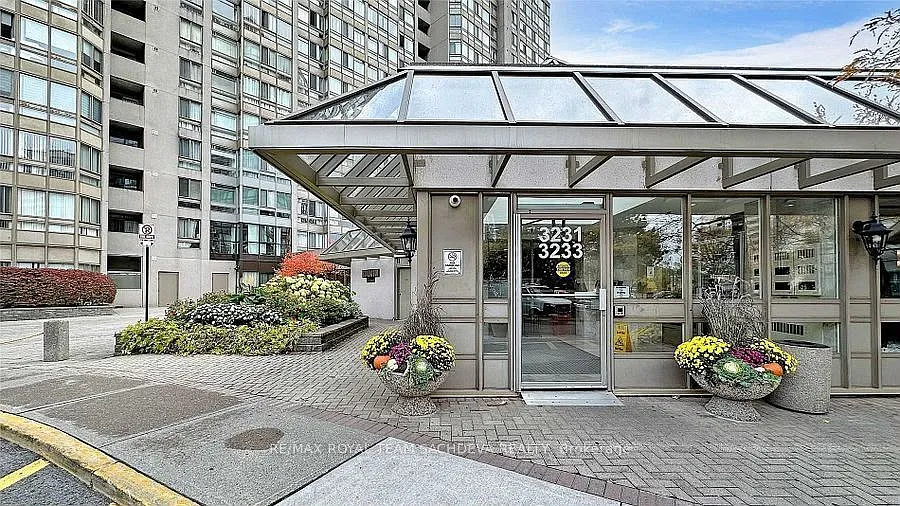 2 bed, $2,350 — Photo 3