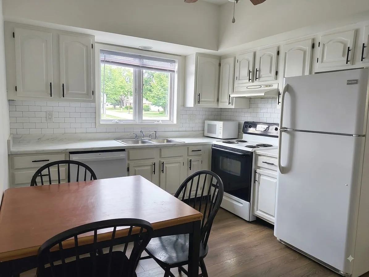 1 bed, 1000 sqft, $1,600 — Photo 4