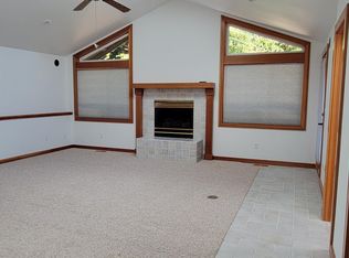 715 N Laurel St, Cannon Beach, OR 97110