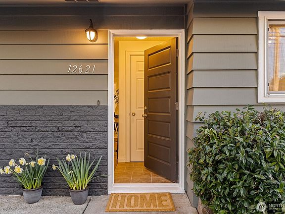 2nd image of 12621 156th Avenue SE
