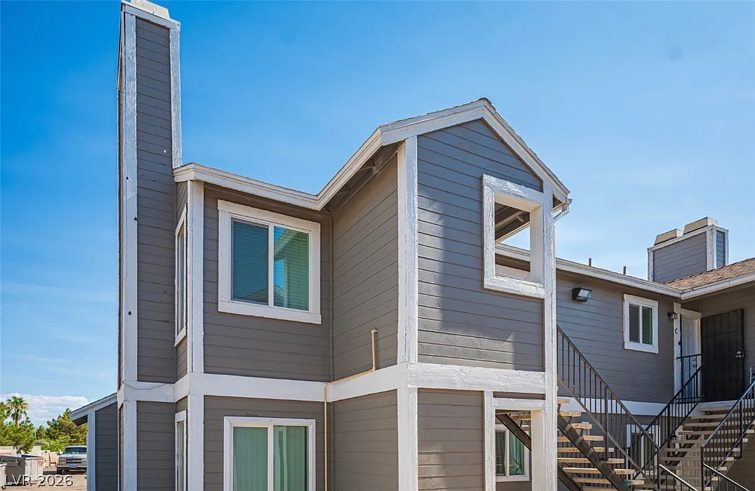 2 bed, 1.0 bath, 2896 sqft, $1,185 — Photo 2