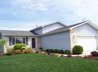 7352 Tanager St, Hobart, IN 46342
