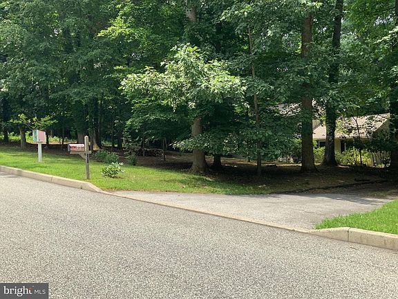 5th image of 413 Fruit Farm Rd