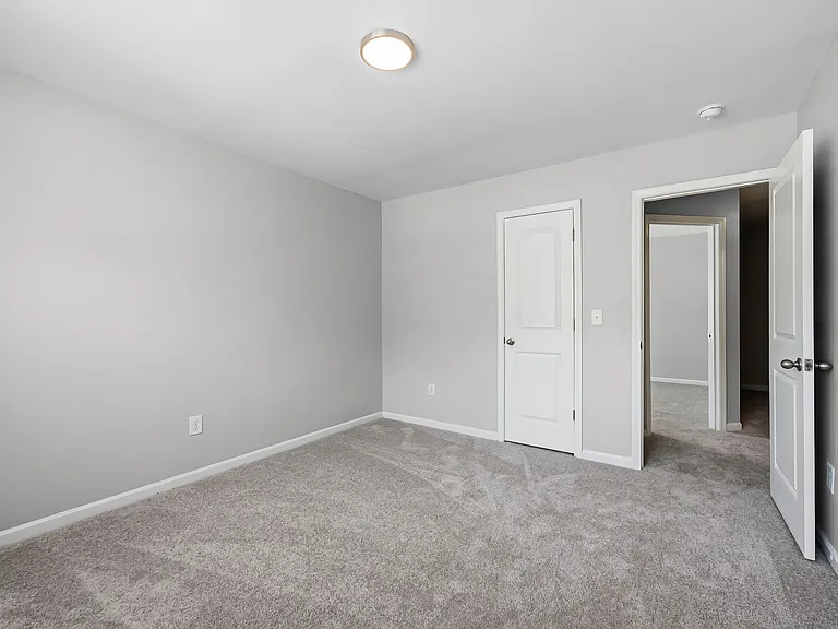152 Evvalane Dr — Photo 17