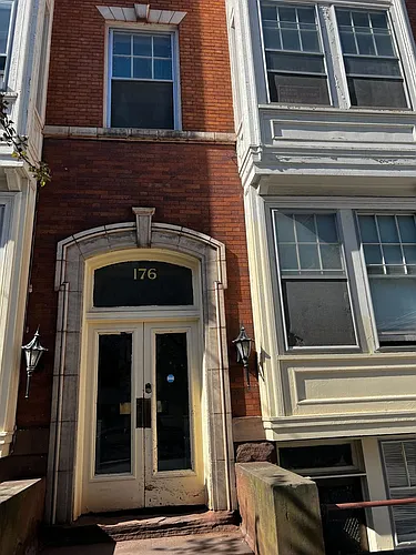 176 Chestnut St Photo 1