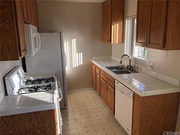 5th image of 5855 Tujunga Ave APT 3
