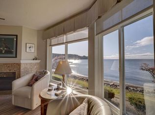 5470 Inlet Ave #205, Sechelt, BC