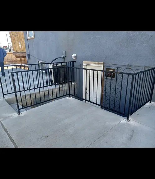 4064 S Broadway — Photo 2