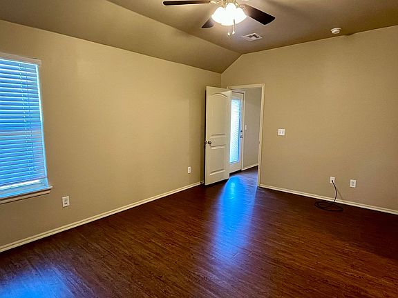 3rd image of 11215 NW 114th St