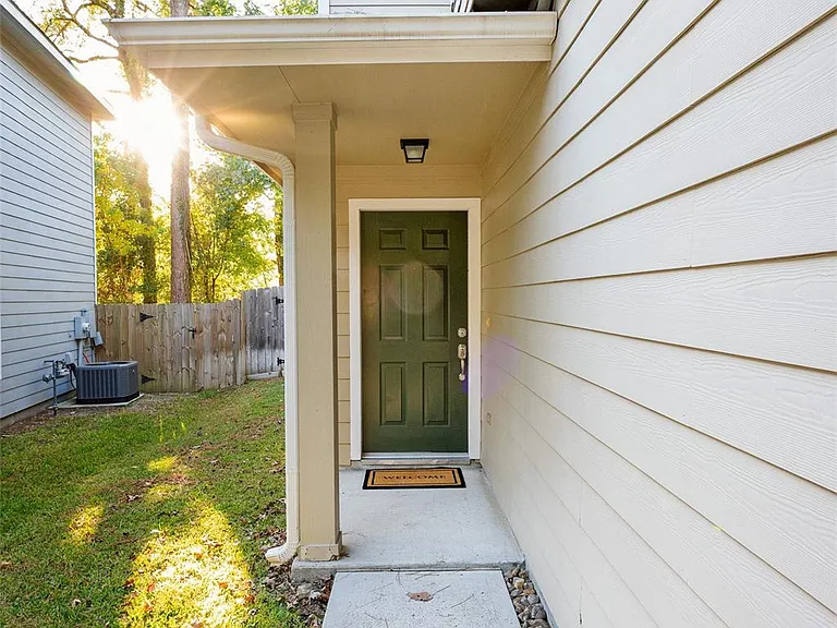 11 Summerhaze Cir — Photo 3