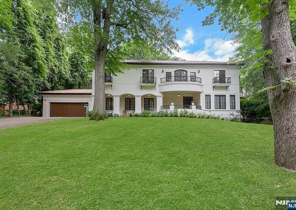 1st image of 285 Arch Rd