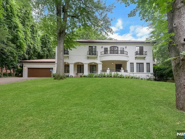 285 Arch Rd, Englewood, NJ 07631