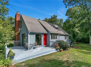 30 Barker Hill Dr, Guilford, CT 06437