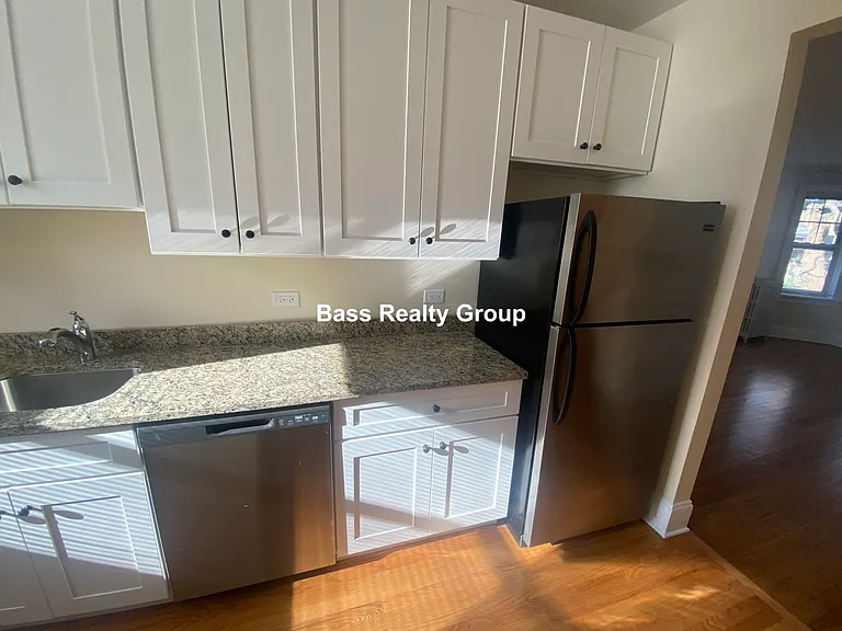 914 Crain St #3N — Photo 10
