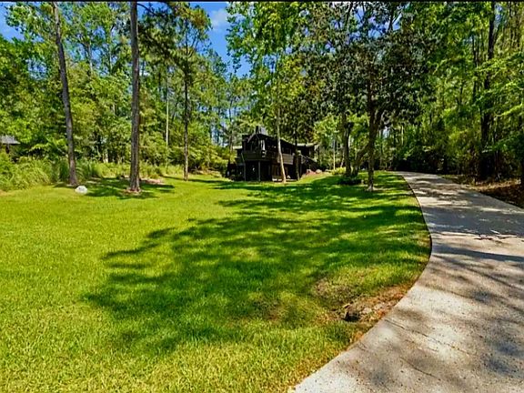3rd image of 862 Lakeshore Dr