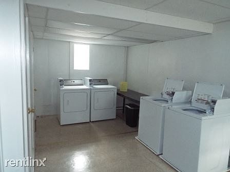 657_11s.marketlaundryroom