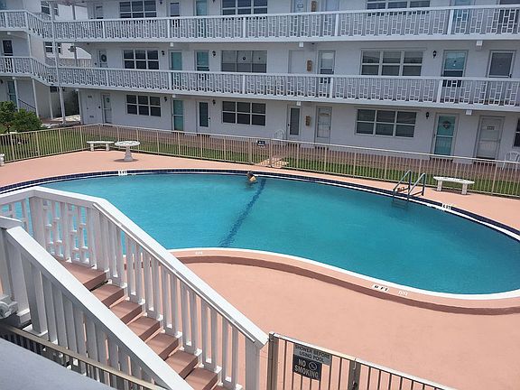 5th image of 232 Hibiscus Ave APT 215