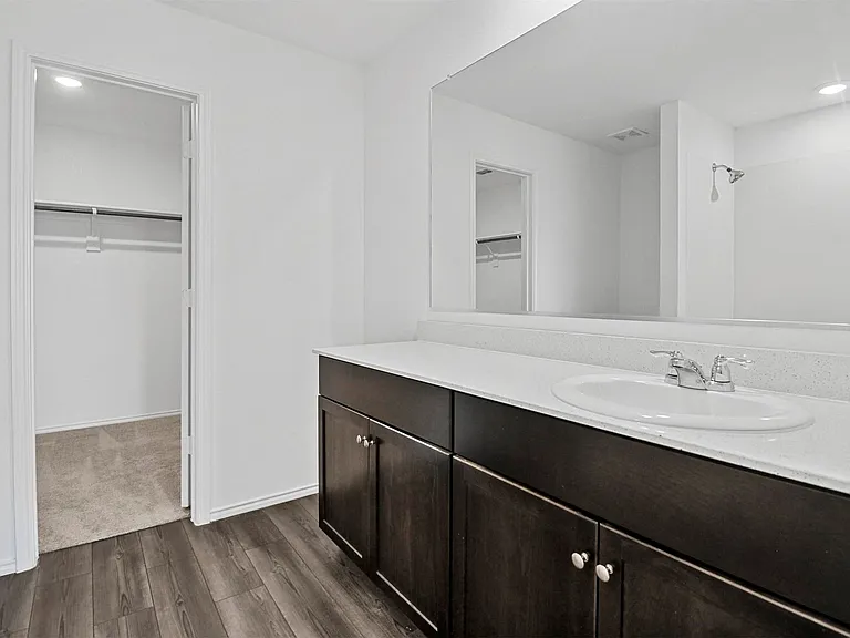 518 Olmstead Dr — Photo 20