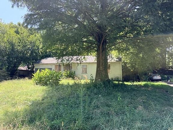 4th image of 2233 Aberdeen Ave