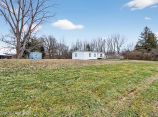 15313 Livermore Rd, Pinckney, MI 48169