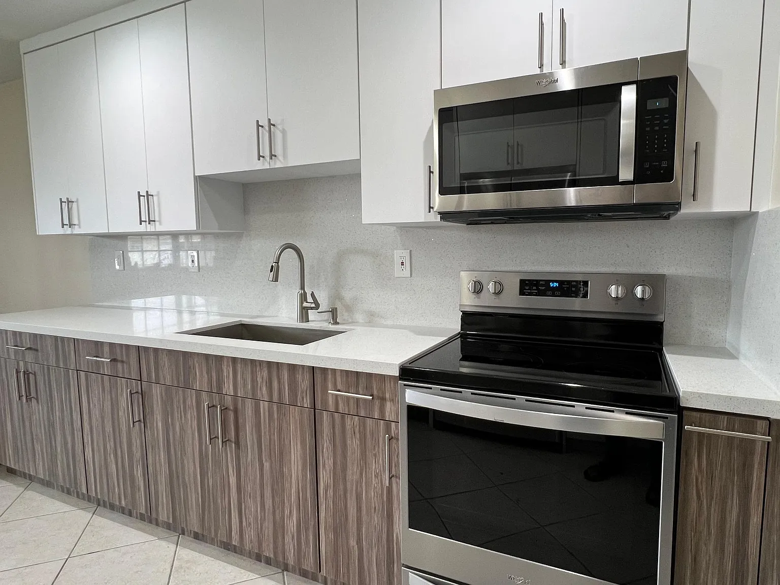 1175 W 33rd Pl — Photo 4
