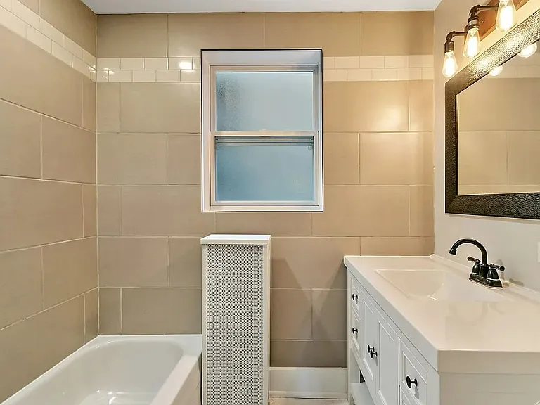 633 W Barry Ave #2I — Photo 13