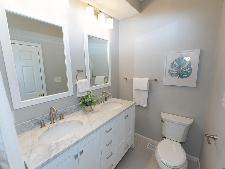 1119 Race St — Photo 7