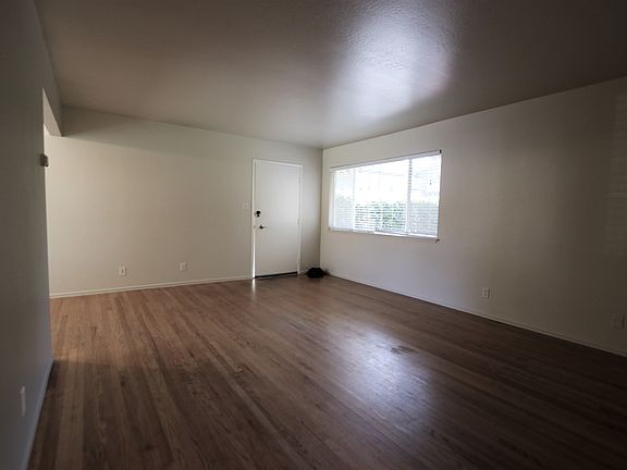 5th image of 734 Live Oak Ave APT 1