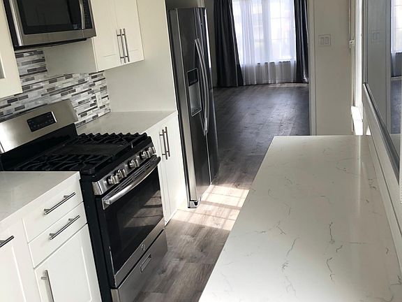 2nd image of 1731 Cabrillo Ave APT 1