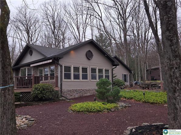 8 Rhododendron Ter, Nesquehoning, PA 18240